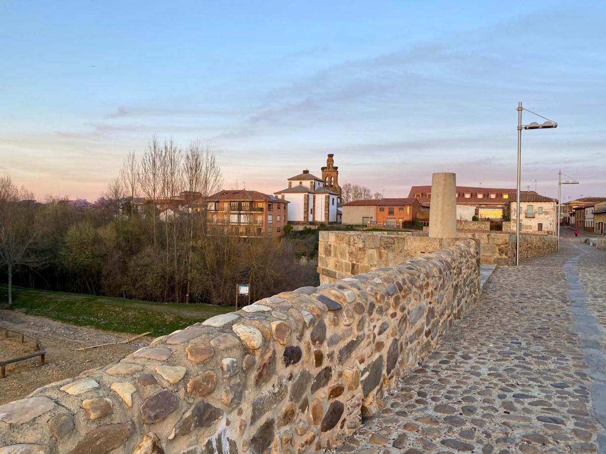 B&B Puente De Orbigo Оспиталь-де-Орбиго Экстерьер фото